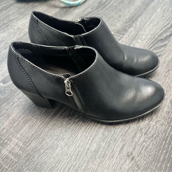 G.H. Bass & Co size 10 black boots - Picture 1 of 8